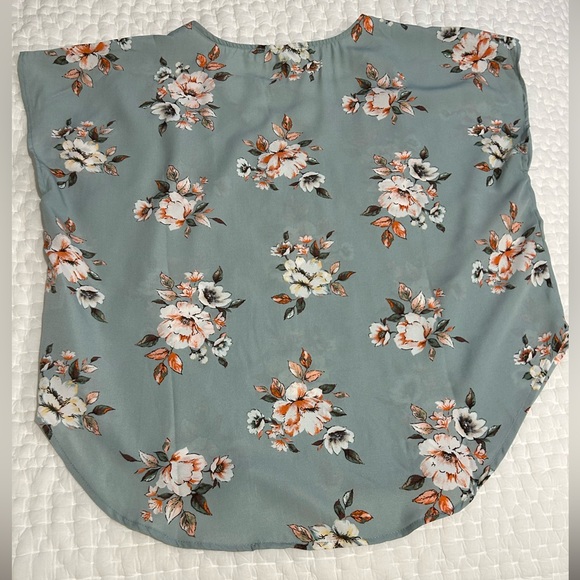 Shirt Sleeve Flower Shirt by Sweet Rain Size Large - Picture 4 of 4